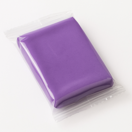 Fialová střední hliněná hmota v balení, 100 g