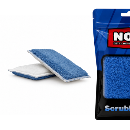 Čistící aplikátor ScrubbyPad, modrobílý oboustranný scrubpad s prošívanými okraji.