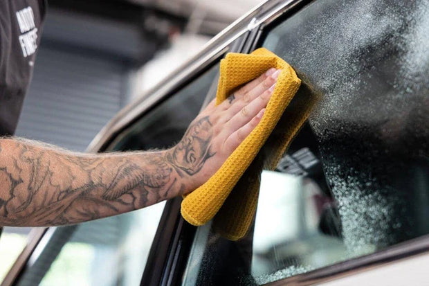 <h2>What to use to clean windows?</h2>